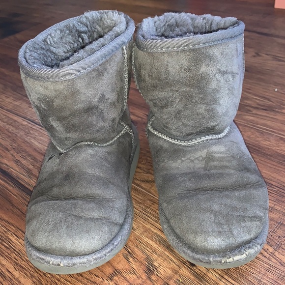 Toddler UGG Boots - Picture 1 of 3